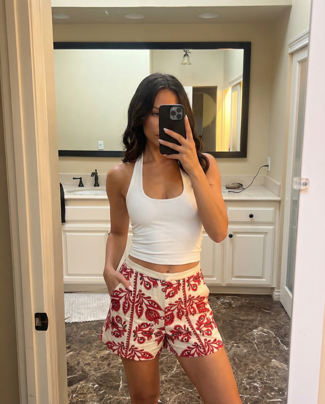 Bella | linen shorts