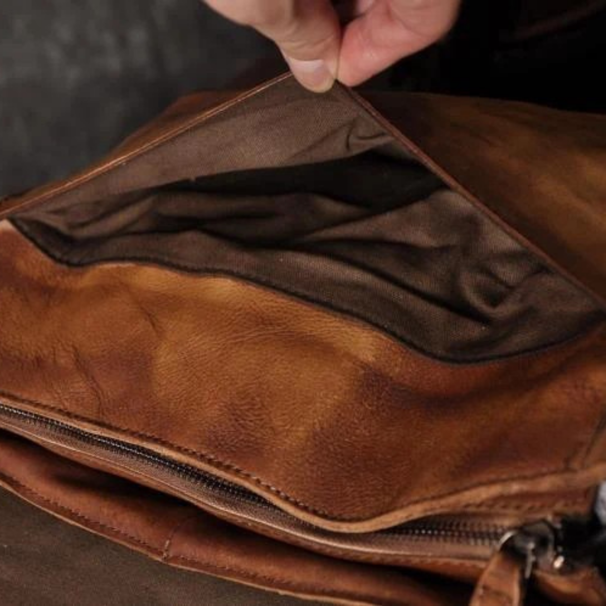 Earl | Vintage Genuine Leather Crossbody Shoulder Bag for Men