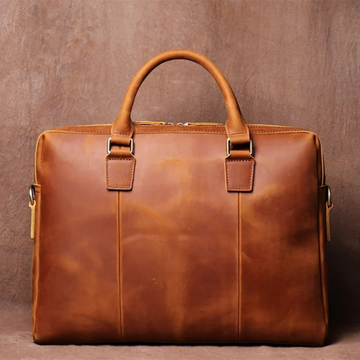 Dwight leather business bag detail