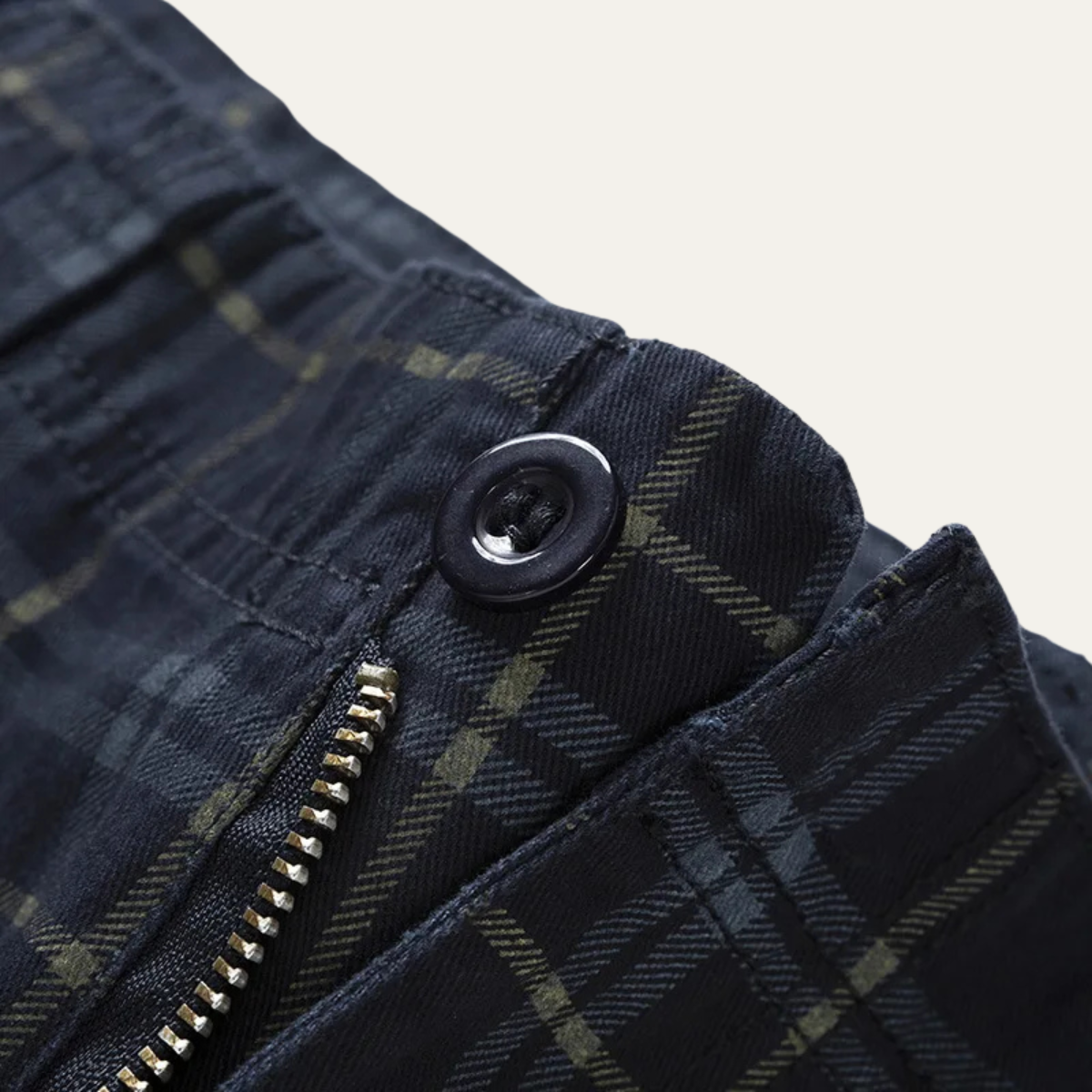 Glenn Plaid Cargo Shorts detail