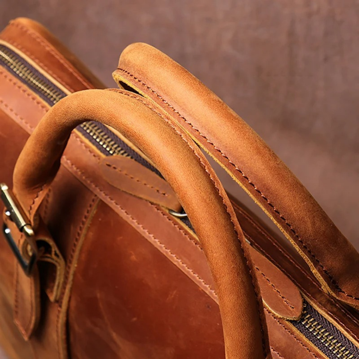 Dwight leather business bag detail