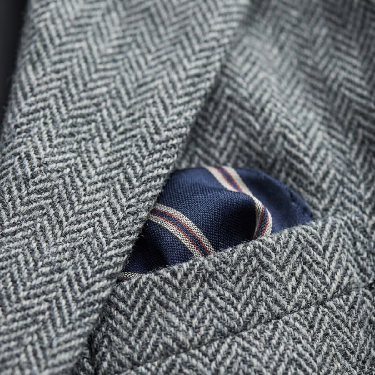 Maddox | Single Breasted Herringbone Wool Tweed Blazer