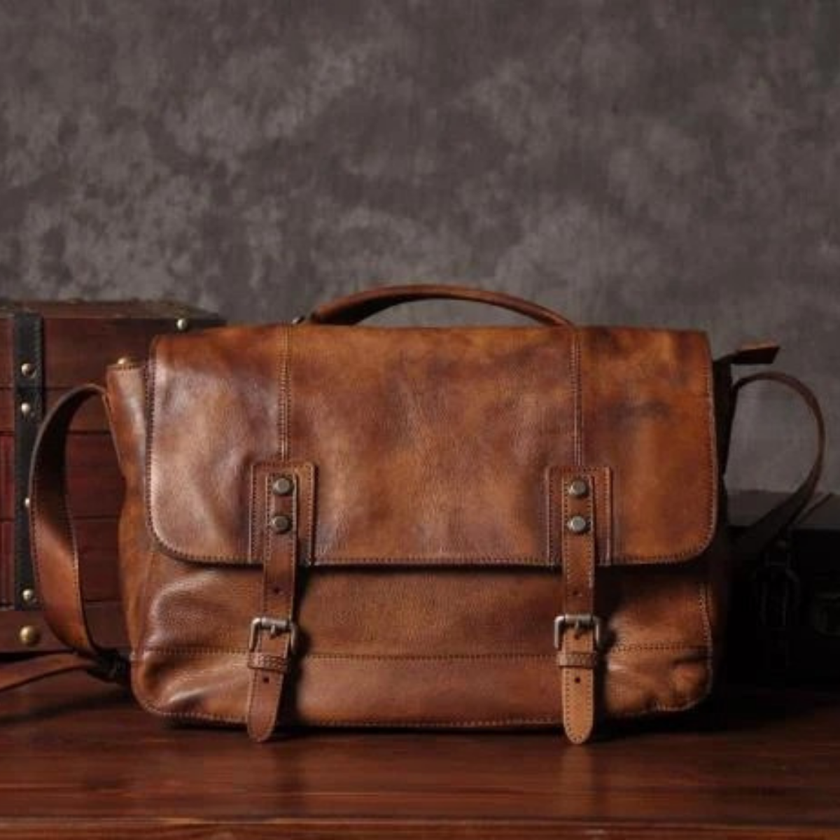 Earl | Vintage Genuine Leather Crossbody Shoulder Bag for Men