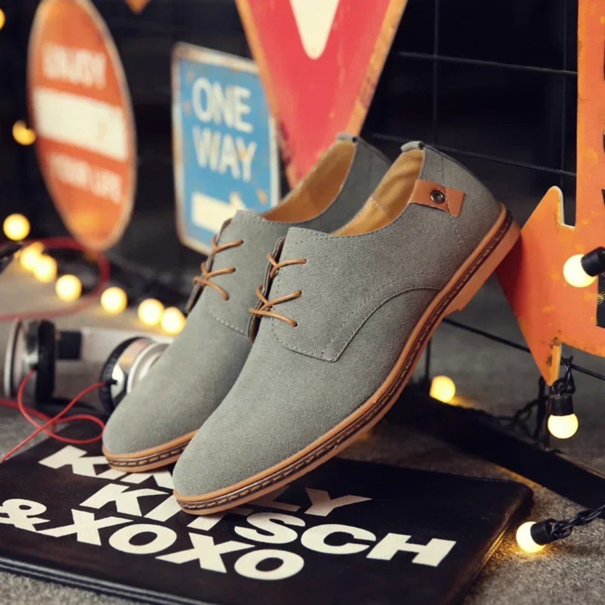 Leon | Casual Low Profile Lace Up Dress Shoes