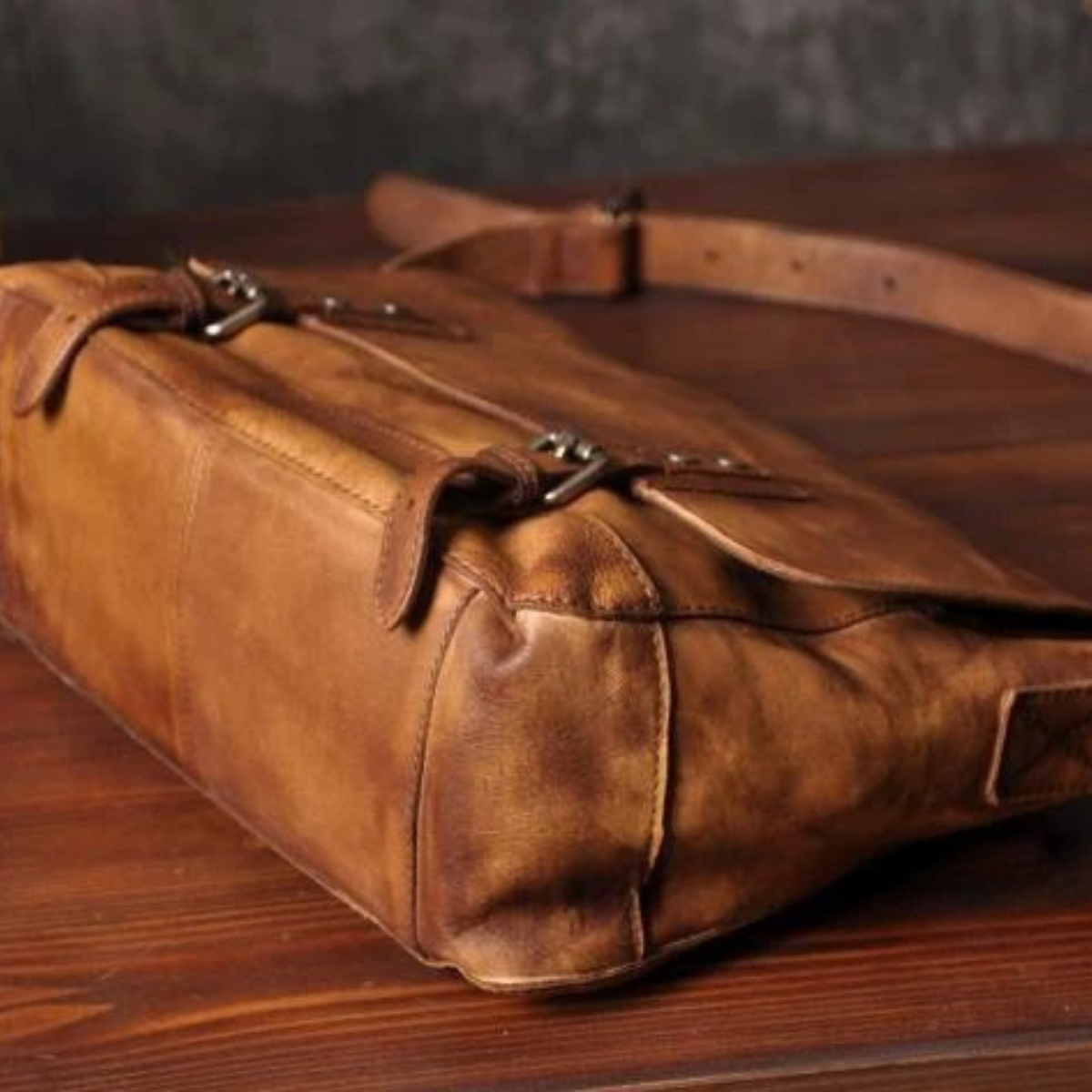 Earl | Vintage Genuine Leather Crossbody Shoulder Bag for Men