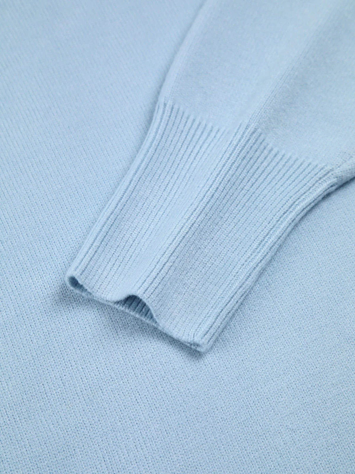 Clarisse oversized turtleneck jumper full look detail
