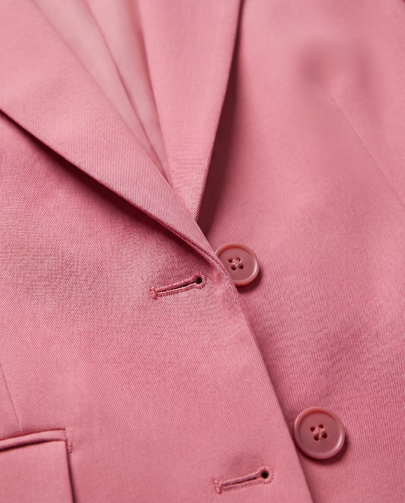 Bianca Blazer Trousers Suit Pink - Close-Up Detail