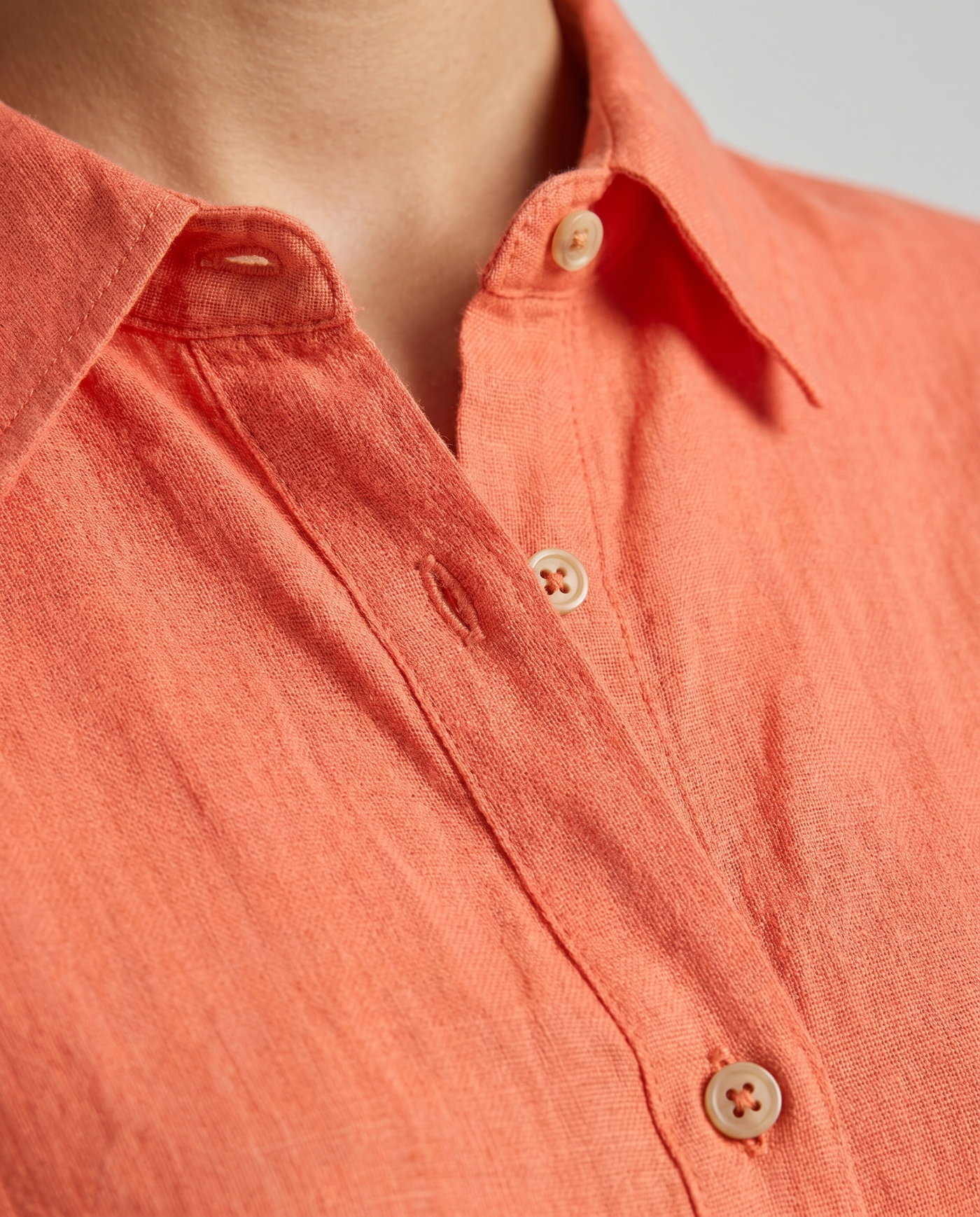 Marlowe Linen Shirt Orange - Close-Up Detail