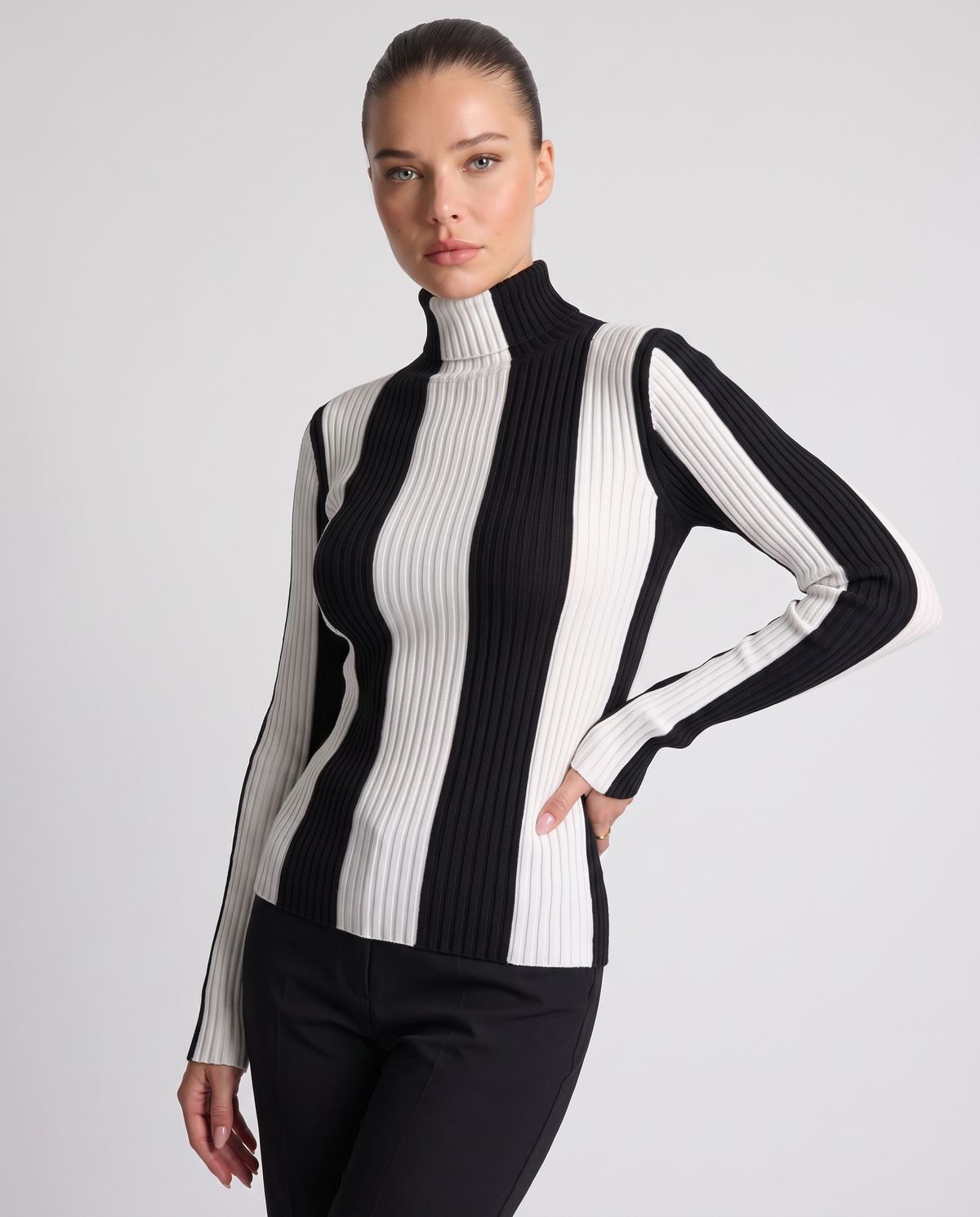 Ilaria Black striped jumper