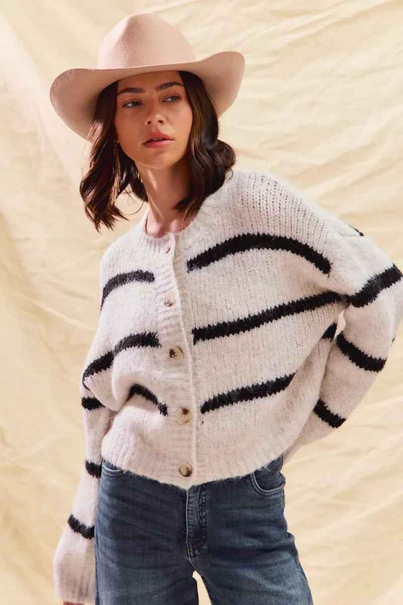 Etoile | Women's White Oversized Knit Cardigan