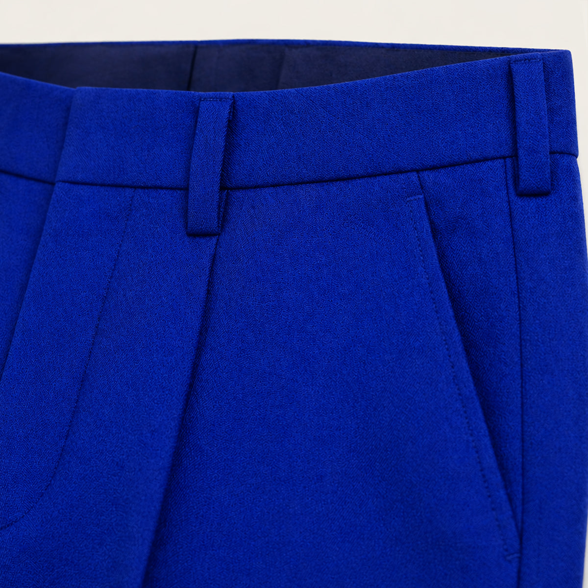 Abram suit detail