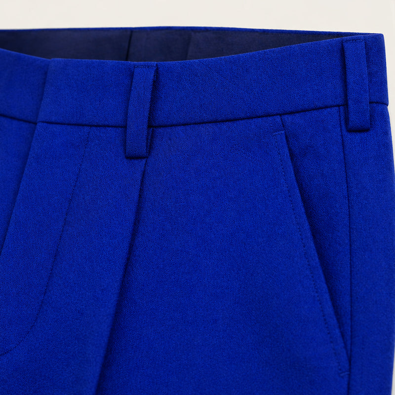 Abram suit detail